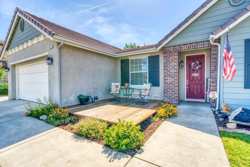 3327 N Hornet Ave, Fresno, CA 93737 - photo 1