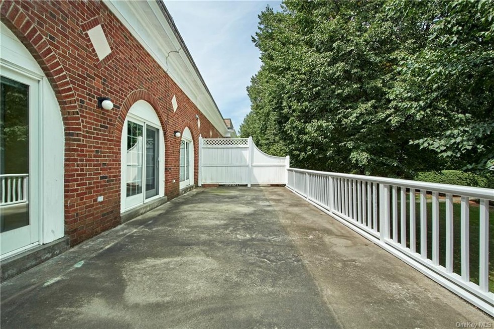 20 Whippoorwill Rd E unit 2D, Armonk, NY 10504 - photo 1