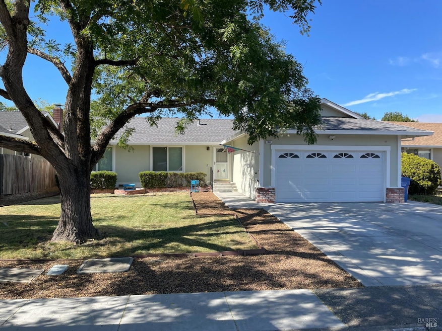 Under Contract $699,900