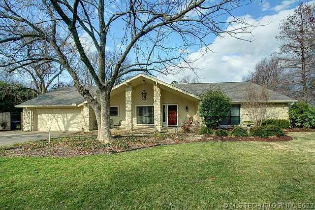 Beautifully updated ranch style home on large corn