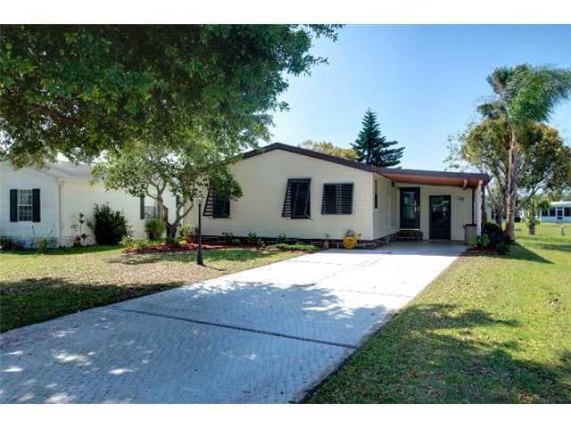 713 Barefoot Blvd, Sebastian, FL 32976 - photo 1