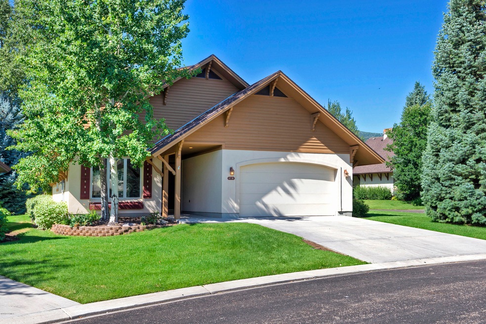 47wVillageCir-025