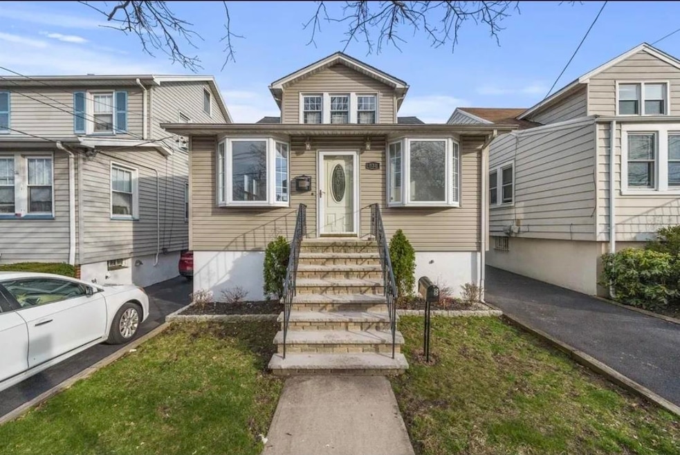 838 Roosevelt Ave unit 1, Secaucus, NJ 07094 - photo 1