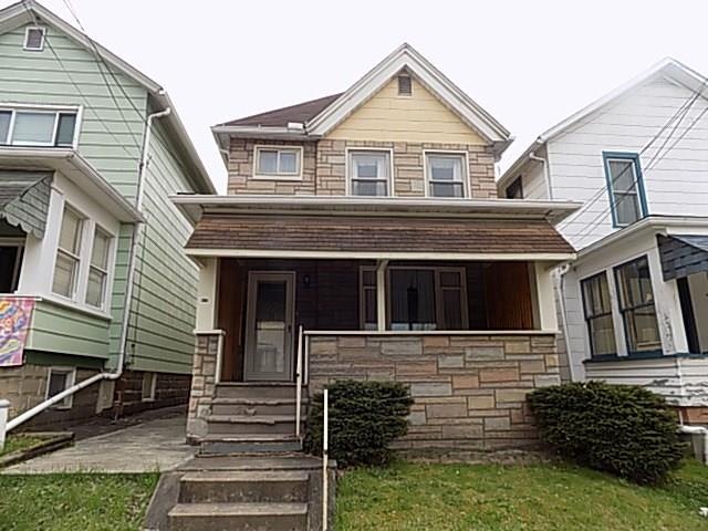 437 Longfellow St, Vandergrift, PA 15690 - photo 1