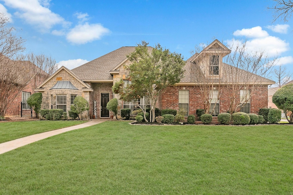 633 Trails End Ct, Hurst, TX 76054 - photo 1