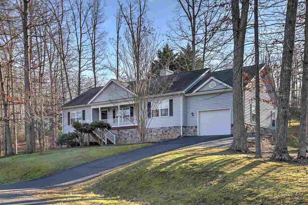 1823 Honeysuckle Ln, Charlottesville, VA 22902 - photo 1