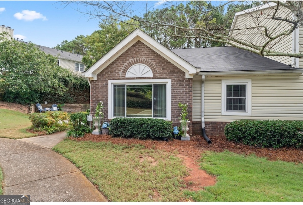 81 Hampshire Ct, Avondale Estates, GA 30002 - photo 1