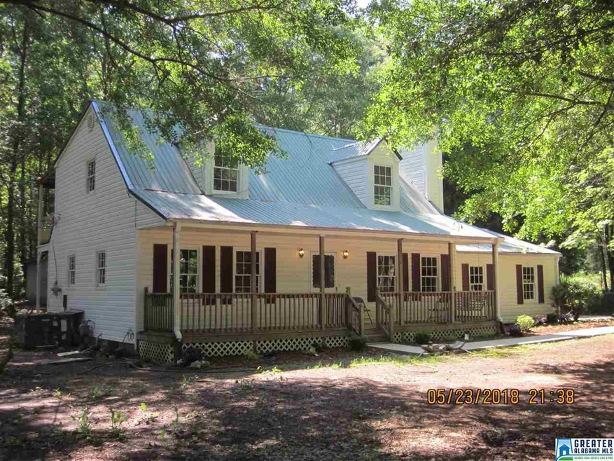3BR, 2.5BA, LR, Sunroom, Dining area, Big kitchen,