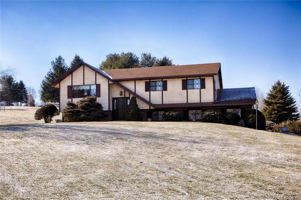 188 Green Meadow Ln, Pen Argyl, PA 18072 - photo 1