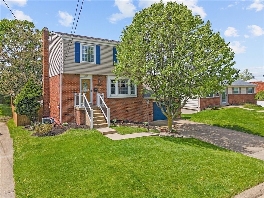 1424 Foote St, Conway, PA 15027 - photo 1