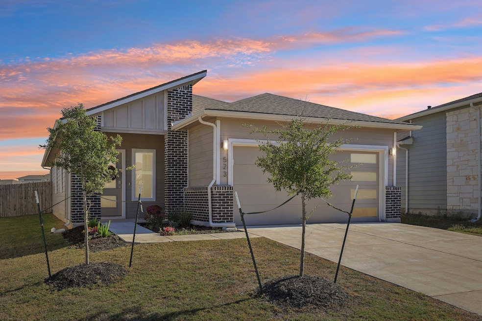 523 Millbrook Blvd, San Marcos, TX 78666 - photo 1