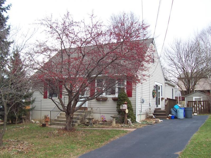 125 Elmhurst Dr, Phillipsburg, NJ 08865 - photo 1