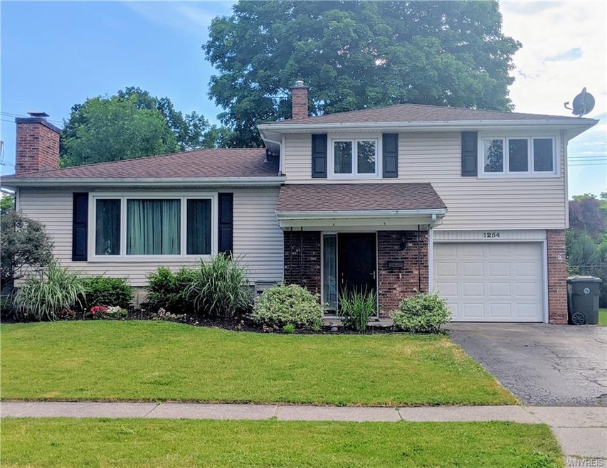 1254 Greenbrier Ln, North Tonawanda, NY 14120 - photo 1