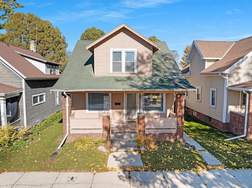 1126 Logan Ave, Sheboygan, WI 53083 - photo 1