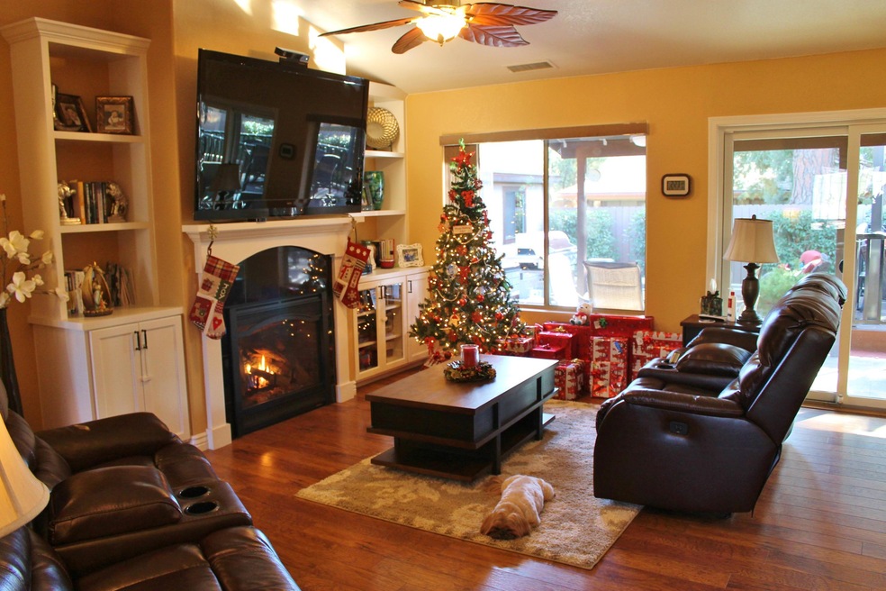 Living Room (1)