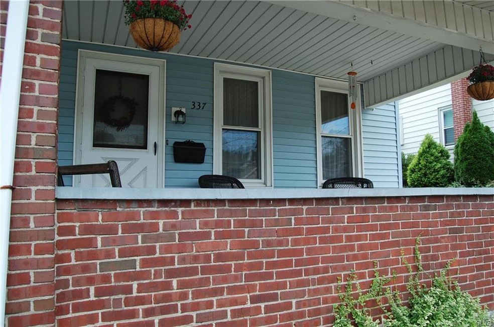 337 Mauch Chunk St, Nazareth, PA 18064 - photo 1