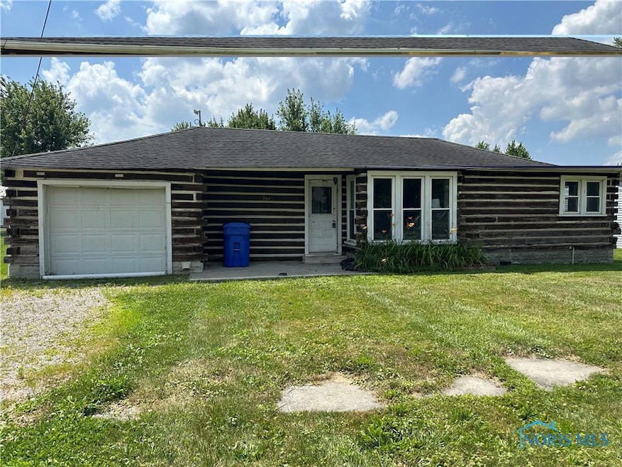 204 E Sugar St, Leipsic, OH 45856 - photo 1