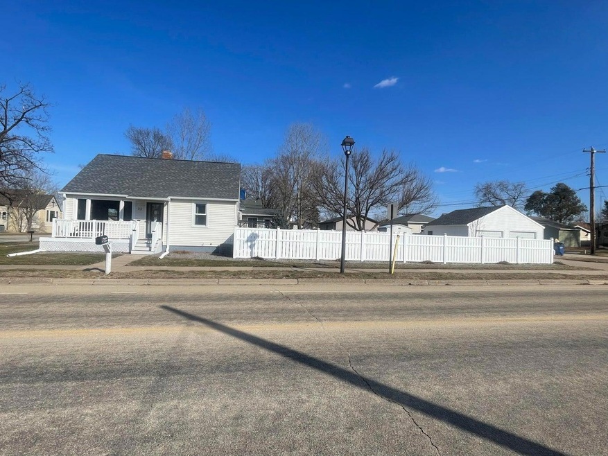 23 S Elm St, La Crescent, MN 55947 - photo 1