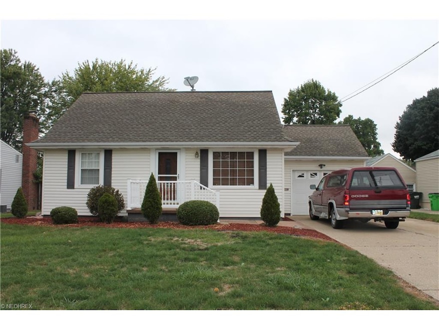 Welcome to 4885 Arbor Rd. SW   This bungalow has b