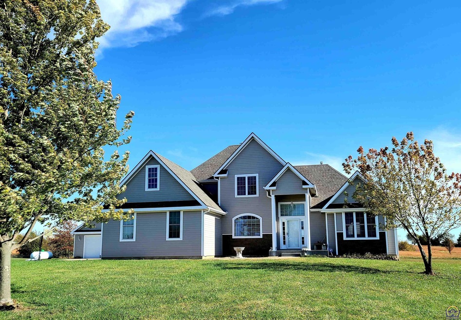 7830 SW Fairlawn Rd, Wakarusa, KS 66546 - photo 1