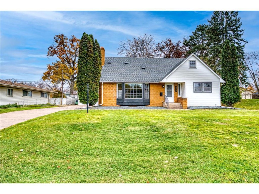 WELCOME HOME to 828 Cypress St S where contemporar