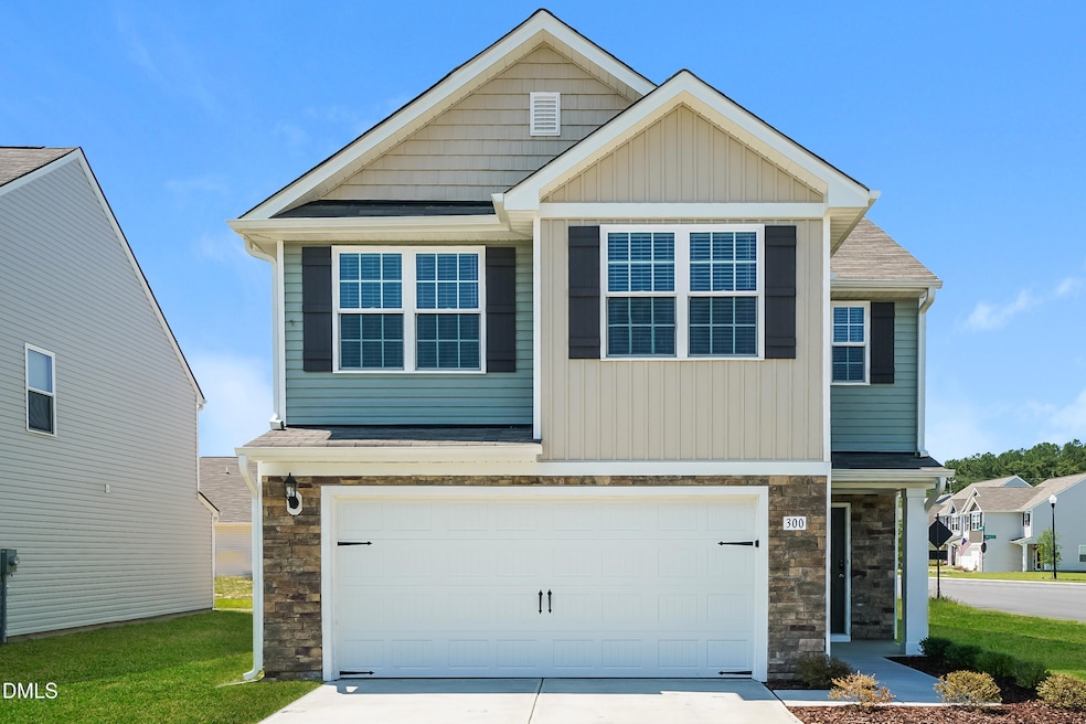 000-photo-front-view-11397604