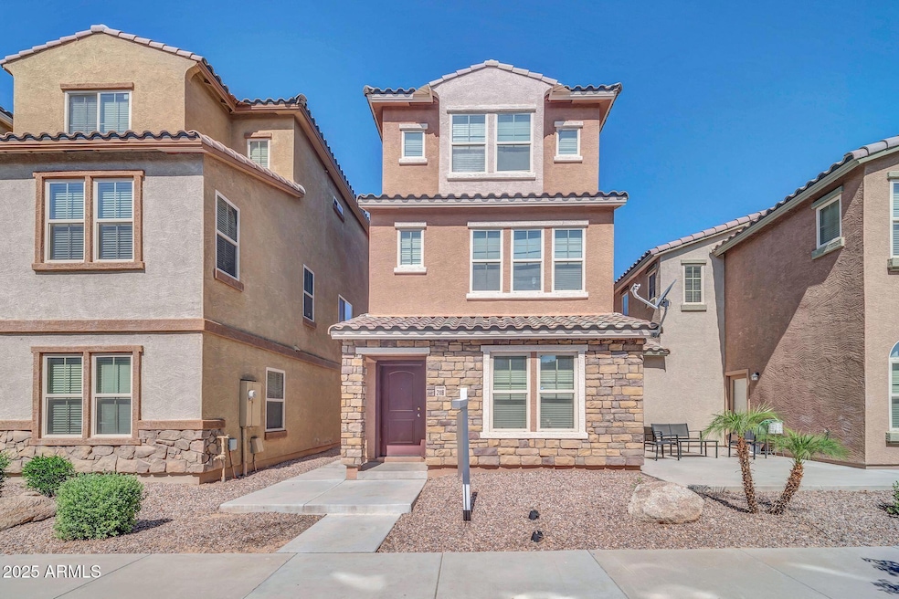 2118 N 77th-1