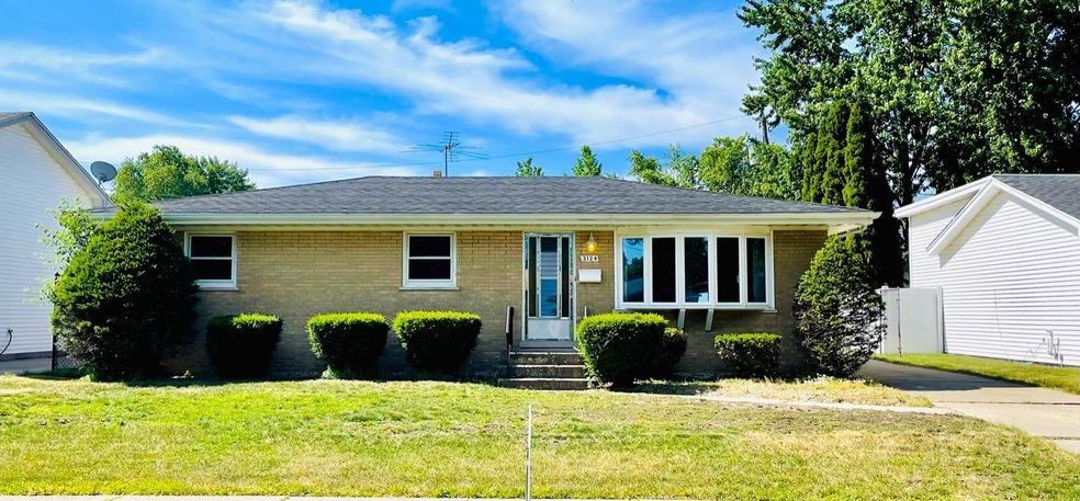 3124 100th St, Highland, IN 46322 - photo 1