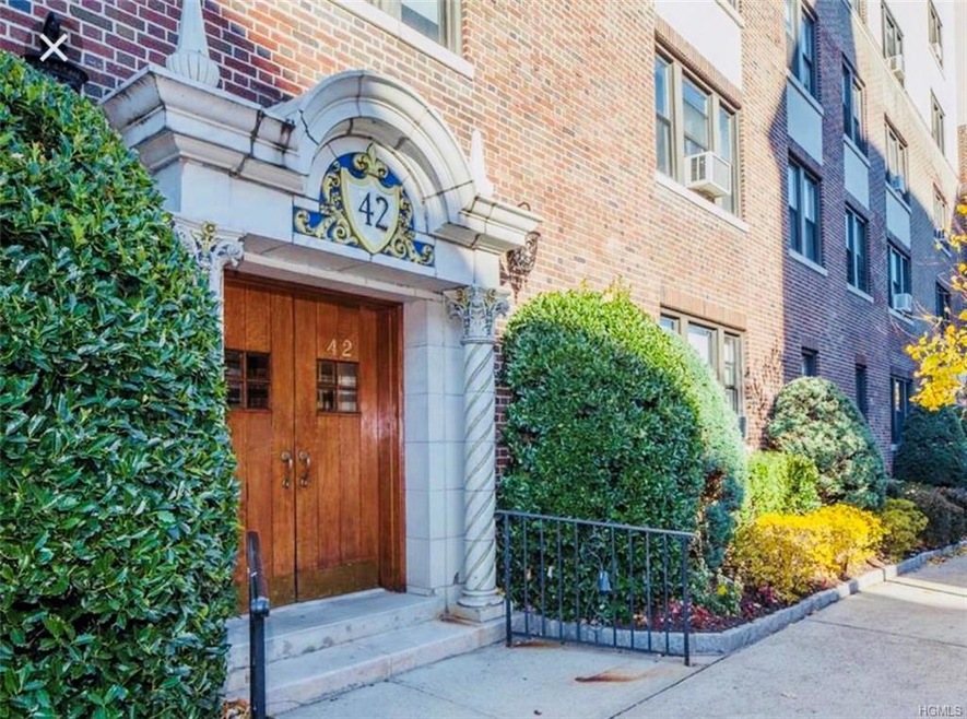42 Pondfield Rd unit 2E, Bronxville, NY 10708 - photo 1