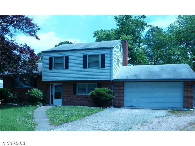 Exterior Front - Nice 3 bdrm, 1.5 Bath Tri-level n