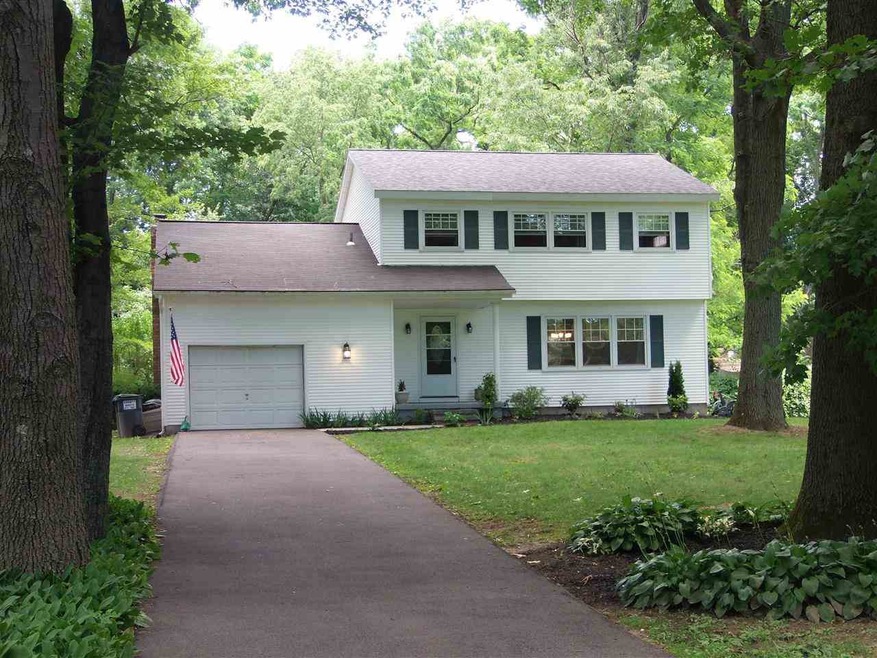 4311 Buckingham Dr, Schenectady, NY 12304 - photo 1