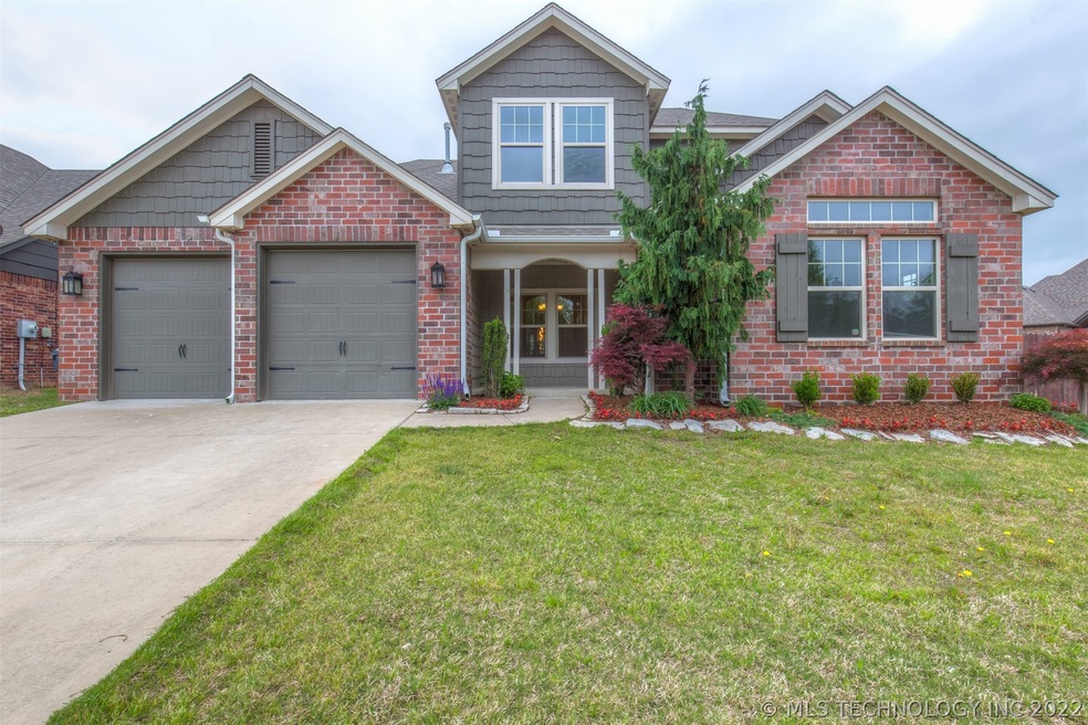 Beautiful home awaits you.