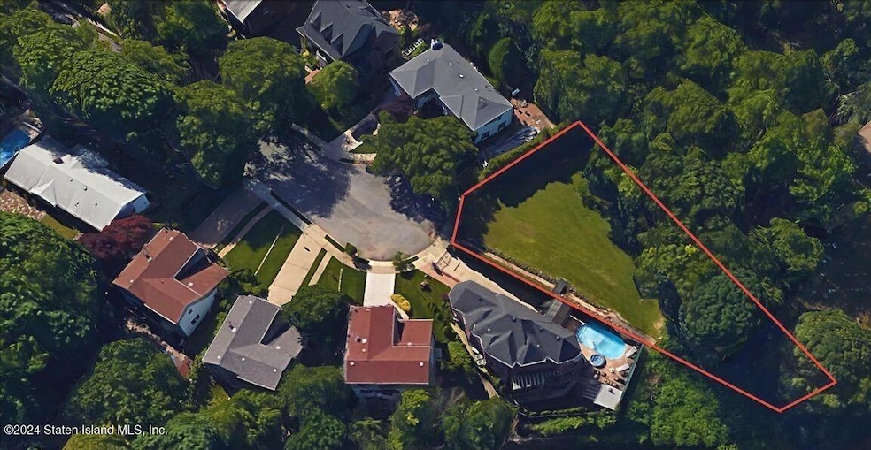 138 Grymes Hill Rd, Staten Island, NY 10301 - photo 1