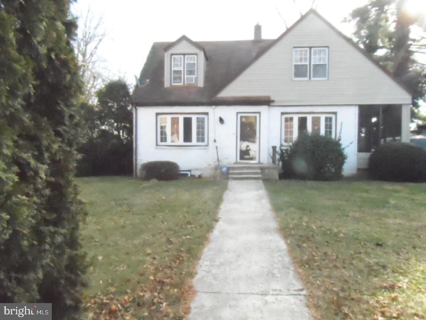 32 Maple Ave, Trenton, NJ 08618 - photo 1