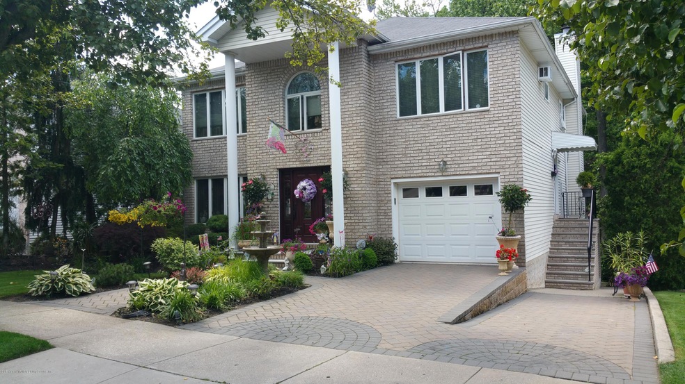 101 EDGEGROVE EXTERIOR