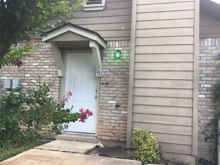 Pending $159,900 • Co-Listing Agent