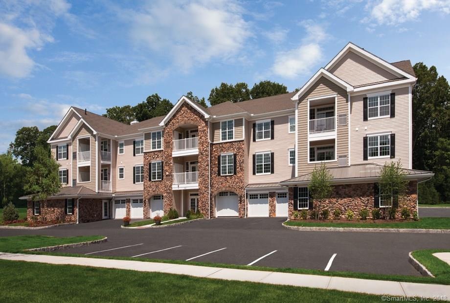 836 Brookside Ct unit 836, Newtown, CT 06470 - photo 1