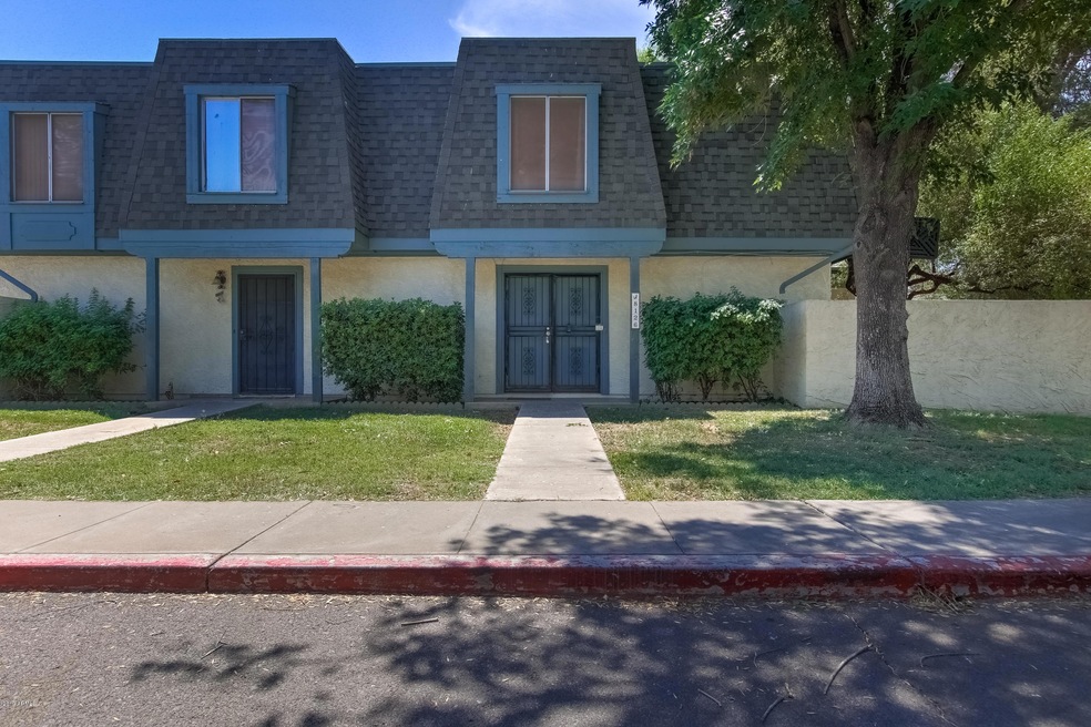 8126 N 32nd Dr-1