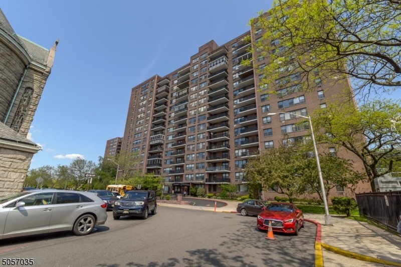 10 Huron Ave unit 9K, Jersey City, NJ 07306 - photo 1