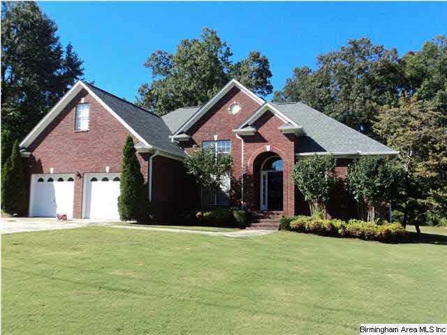 Beautiful Home and Yard!
