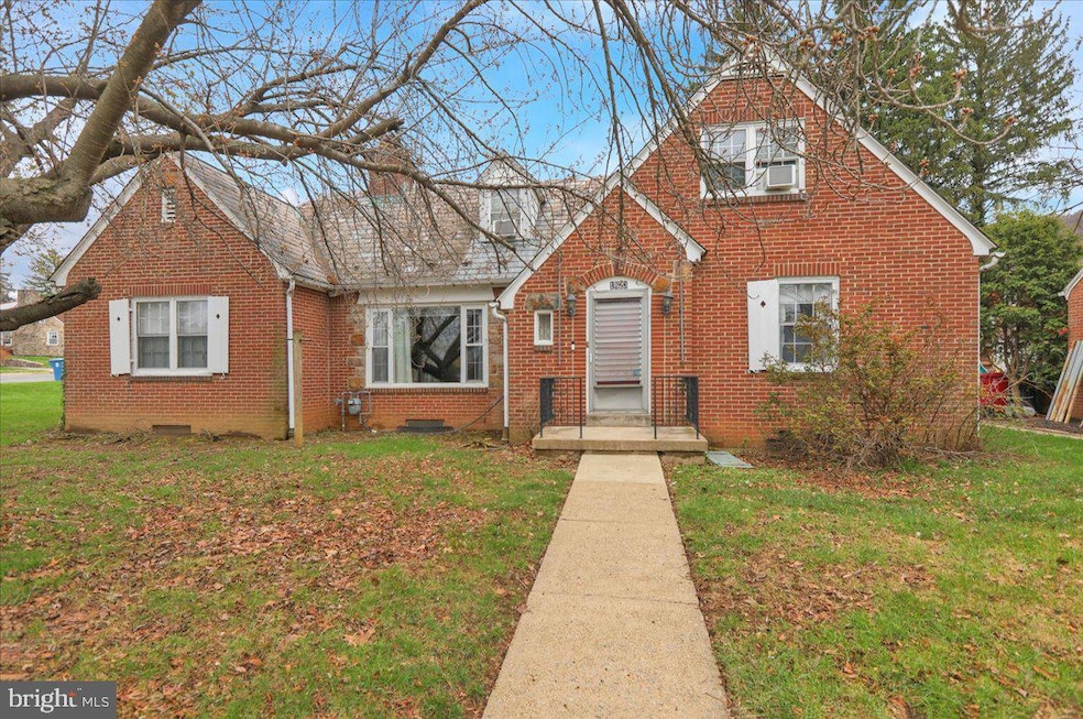 1823 N 15th St, Reading, PA 19604 - photo 1