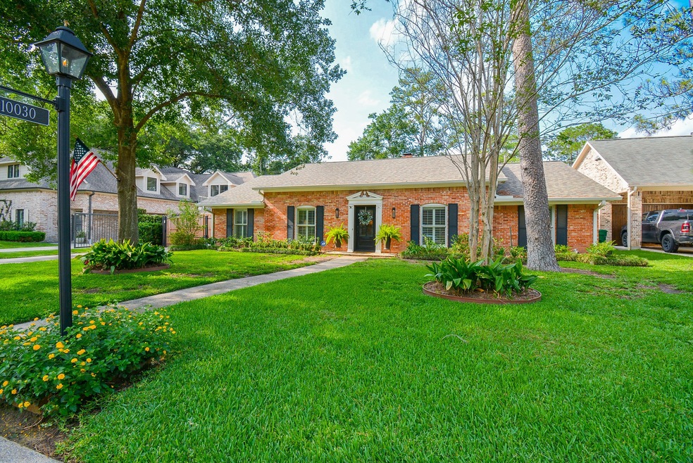 10030 Cedar Creek Dr, Houston, TX 77042 - photo 1