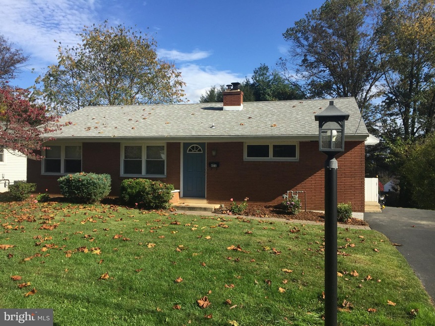 611 Capri Rd, Lancaster, PA 17603 - photo 1