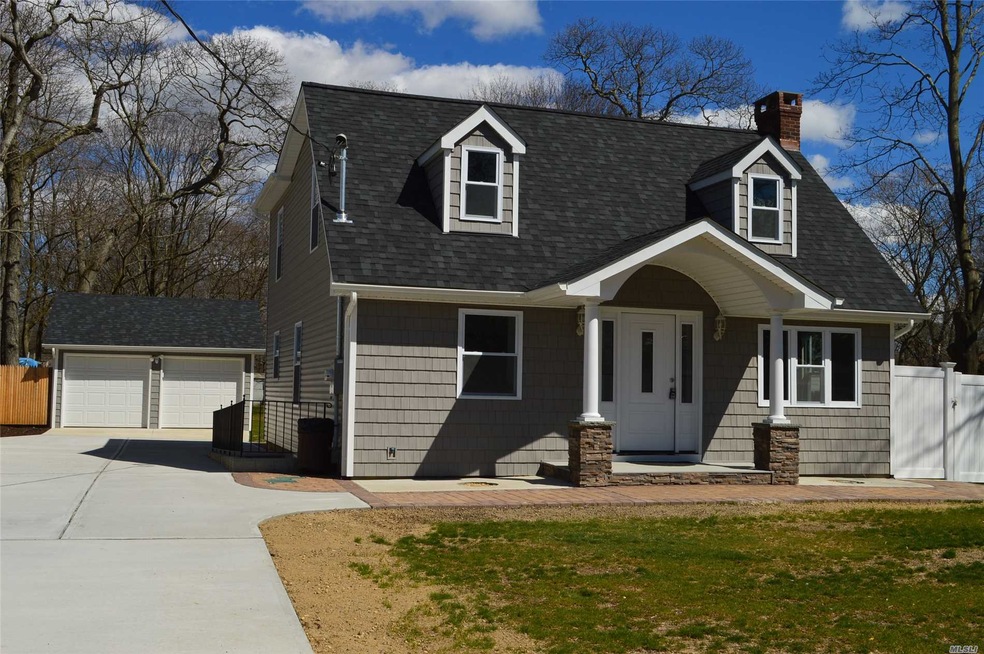 1053 Waverly Ave, Holtsville, NY 11742 - photo 1