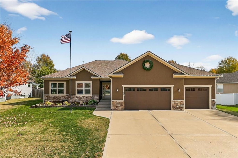 Pending $429,900 • Co-Listing Agent