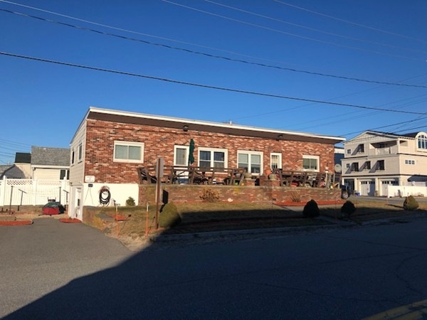 38 Hooksett St, Seabrook, NH 03874 - photo 1