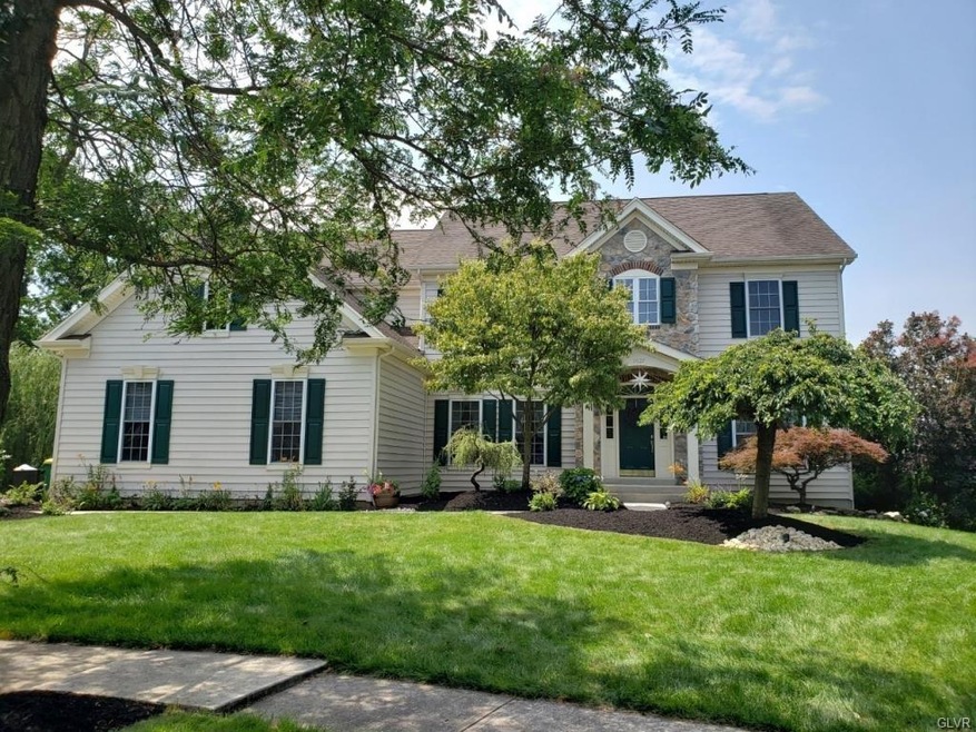 7027 Periwinkle Ct, Macungie, PA 18062 - photo 1