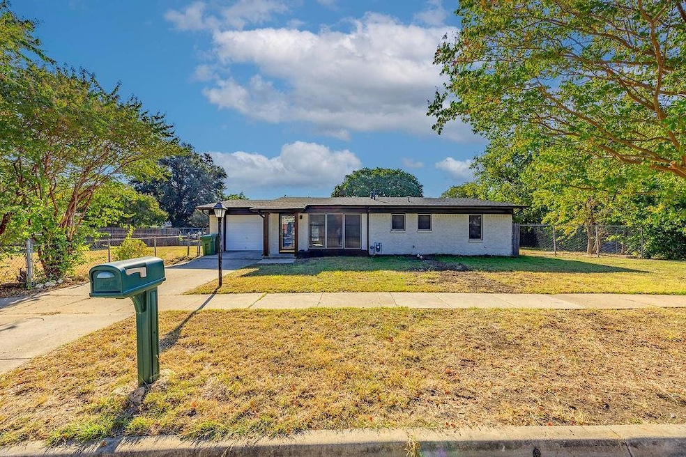 8008 Lazy Lane Rd, North Richland Hills, TX 76180 - photo 1