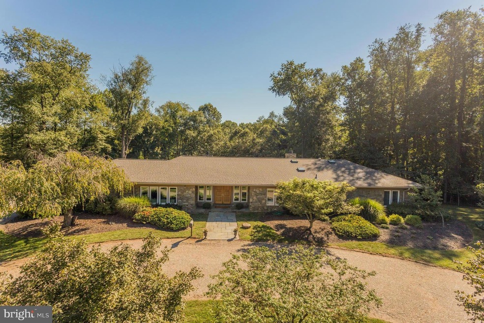 7801 Brickyard Rd, Potomac, MD 20854 - photo 1