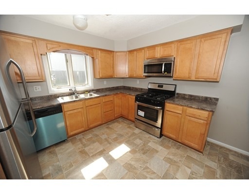 33 Linden St unit B, Fall River, MA 02720 - photo 1